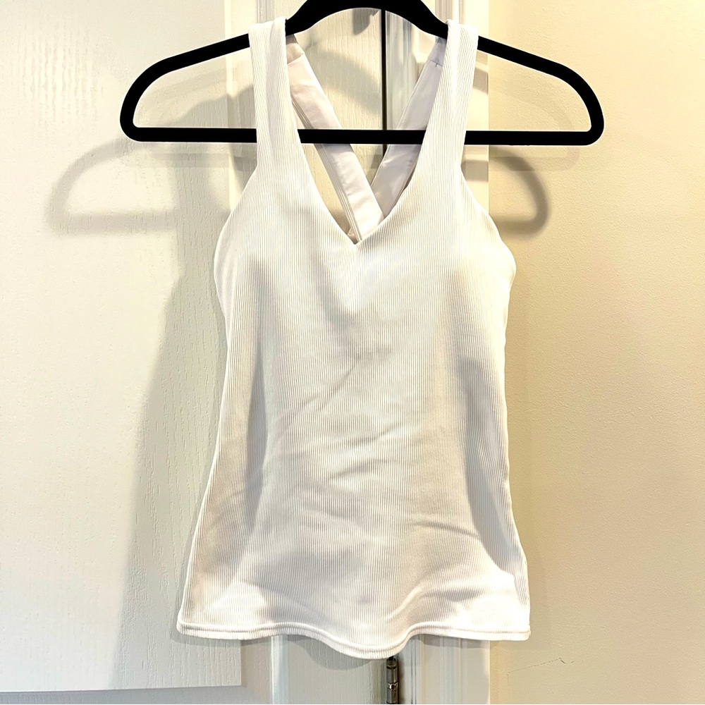 ALO White Crossback V Neck Top w Built in Bra
